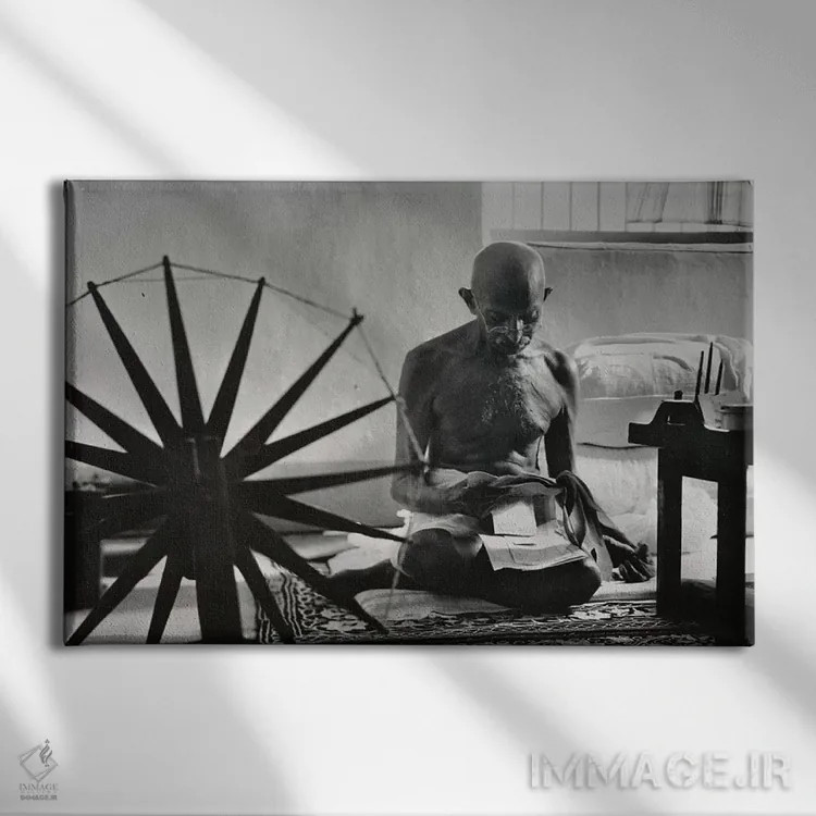 تابلو مهاتما گاندی اثر هنرمند ناشناس - نمای روبهرو روی دیوار