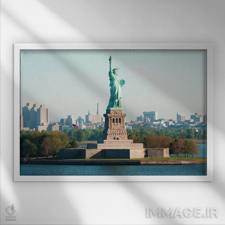 تابلو تندیس آزادی (نیویورک) اثر هنرمند ناشناس - نمای قابدار سفید
