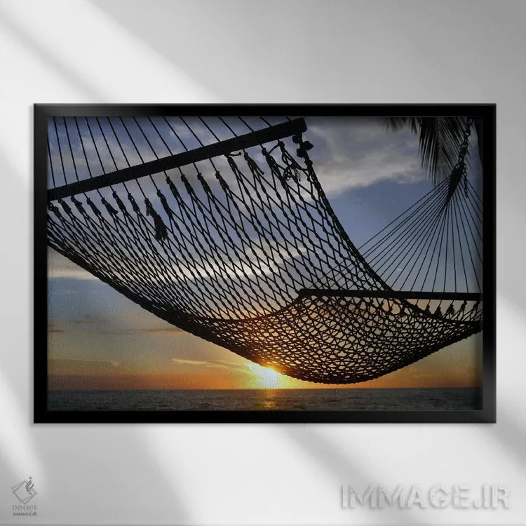 تابلو غروب هاوایی اثر هنرمند ناشناس - نمای قابدار مشکی