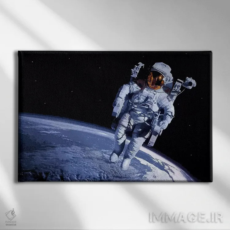 تابلو فضانورد اثر هنرمند ناشناس - نمای روبهرو روی دیوار