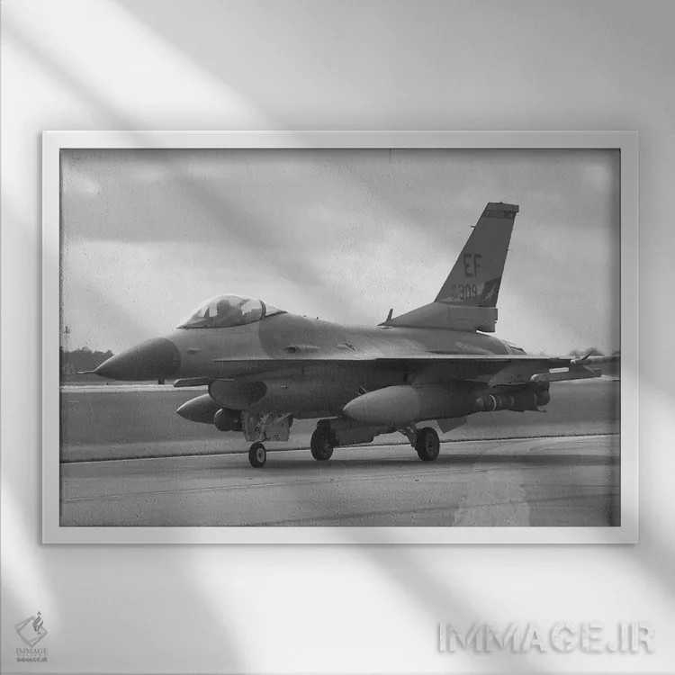 تابلو جنگنده اف-۱۶ اثر هنرمند ناشناس - نمای قابدار سفید