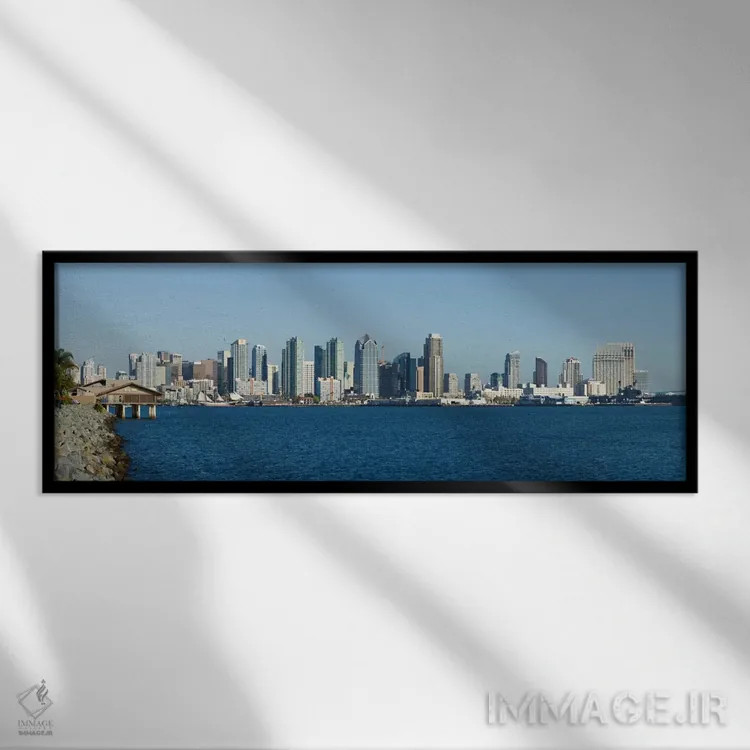 تابلو منظرهٔ گستردهٔ آسماننمای سندیگو اثر هنرمند ناشناس - نمای قابدار مشکی