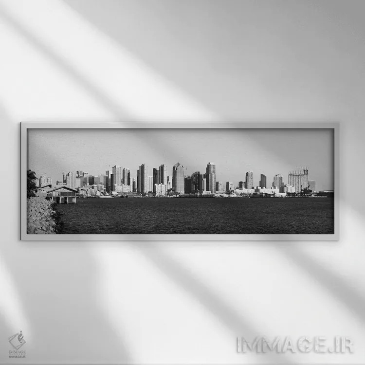 تابلو منظرهٔ گستردهٔ آسماننمای سندیگو (سیاه و سفید) اثر هنرمند ناشناس - نمای قابدار سفید