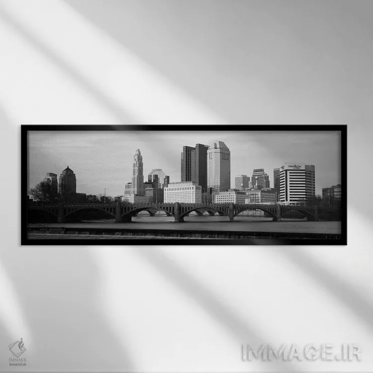 تابلو منظرهٔ گستردهٔ آسماننمای کلمبوس (سیاه و سفید) اثر هنرمند ناشناس - نمای قابدار مشکی