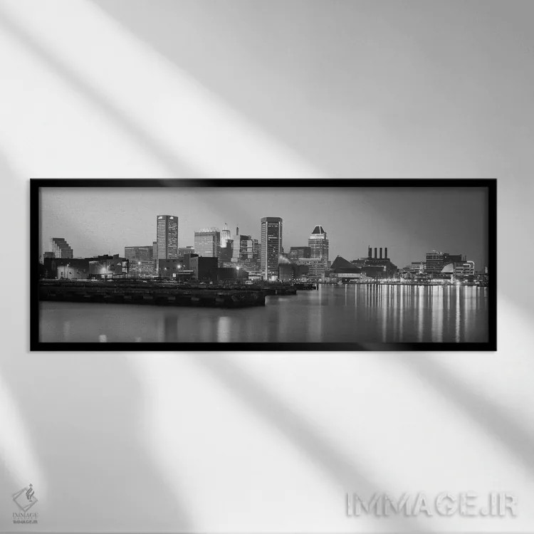 تابلو منظرهٔ گستردهٔ آسماننمای بالتیمور (سیاه و سفید) اثر هنرمند ناشناس - نمای قابدار مشکی