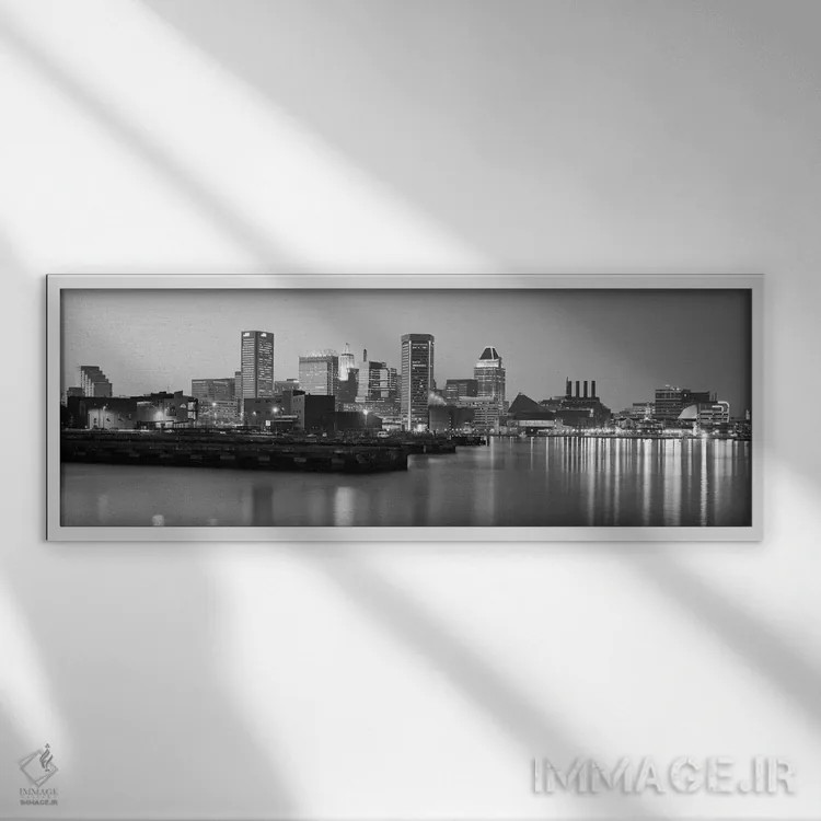 تابلو منظرهٔ گستردهٔ آسماننمای بالتیمور (سیاه و سفید) اثر هنرمند ناشناس - نمای قابدار سفید