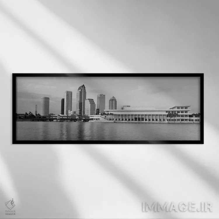 تابلو منظرهٔ گستردهٔ آسماننمای تمپا (سیاه و سفید) اثر هنرمند ناشناس - نمای قابدار مشکی