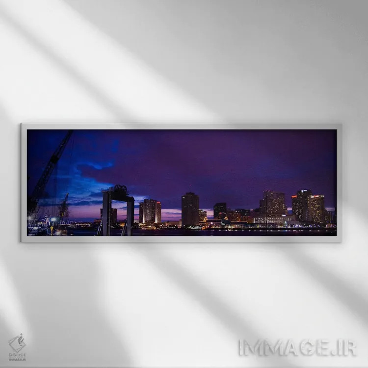 تابلو منظرهٔ گستردهٔ آسماننمای نولا (شب) (اشاره به نیواورلئان) اثر هنرمند ناشناس - نمای قابدار سفید