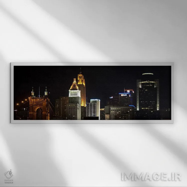 تابلو منظرهٔ گستردهٔ آسماننمای سینسینتی (شب) اثر هنرمند ناشناس - نمای قابدار سفید