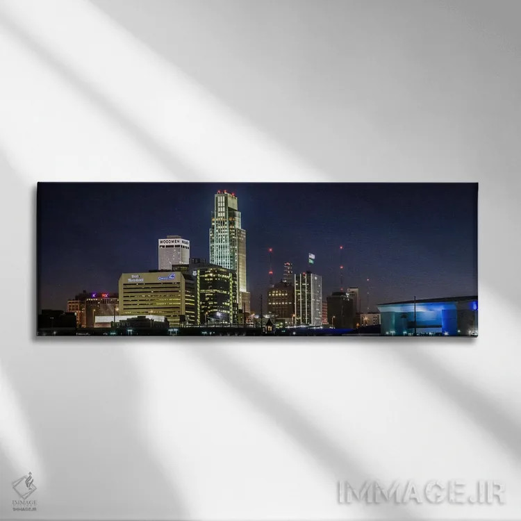 تابلو منظرهٔ گستردهٔ آسماننمای اوماها (شب) اثر هنرمند ناشناس - نمای روبهرو روی دیوار