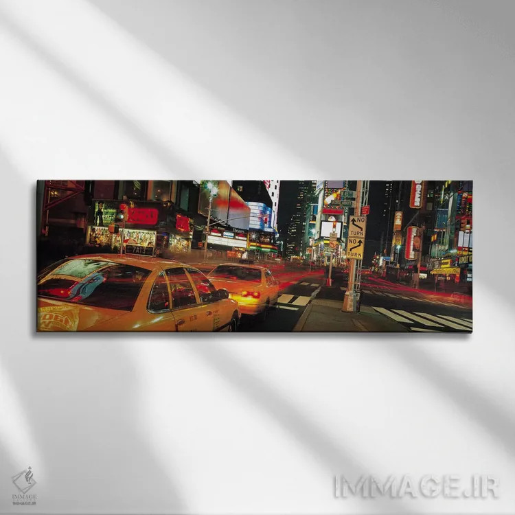 تابلو منظرهٔ گستردهٔ آسماننمای نیویورک (تایمز اسکوئر در شب) اثر هنرمند ناشناس - نمای روبهرو روی دیوار