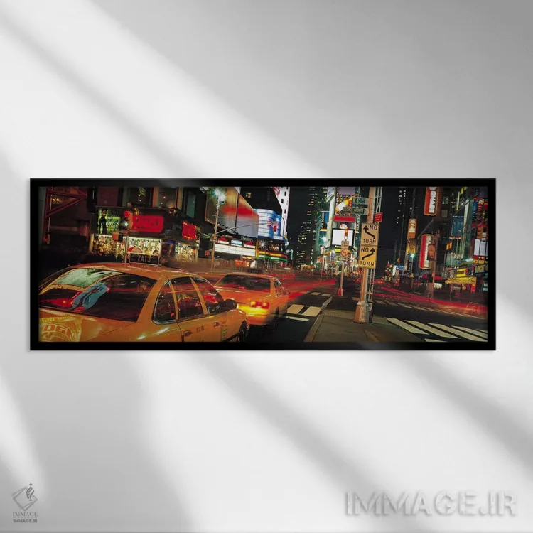 تابلو منظرهٔ گستردهٔ آسماننمای نیویورک (تایمز اسکوئر در شب) اثر هنرمند ناشناس - نمای قابدار مشکی