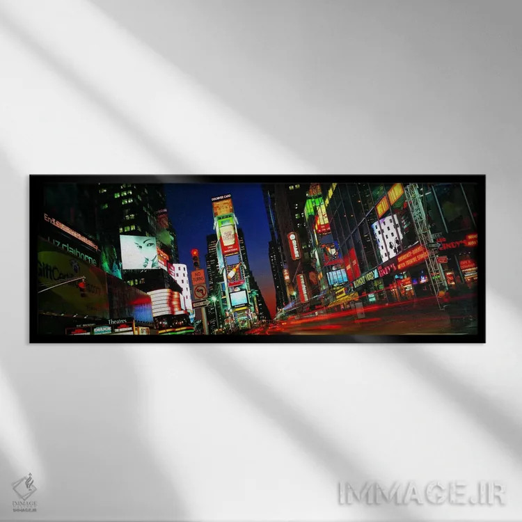 تابلو منظرهٔ گستردهٔ آسماننمای نیویورک (تایمز اسکوئر) اثر هنرمند ناشناس - نمای قابدار مشکی