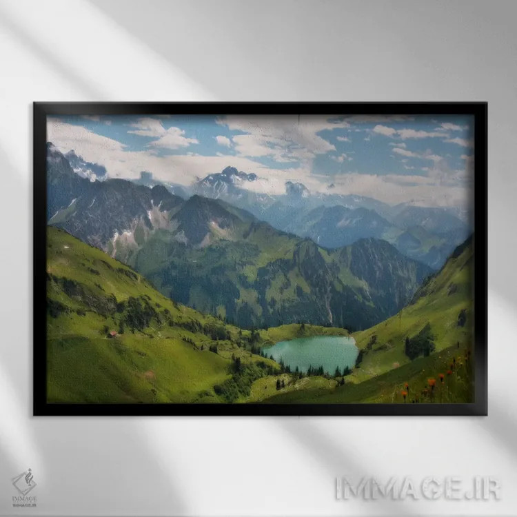 تابلو منظرهٔ کوهستانی آلپ سوئیس در بهار اثر هنرمند ناشناس - نمای قابدار مشکی