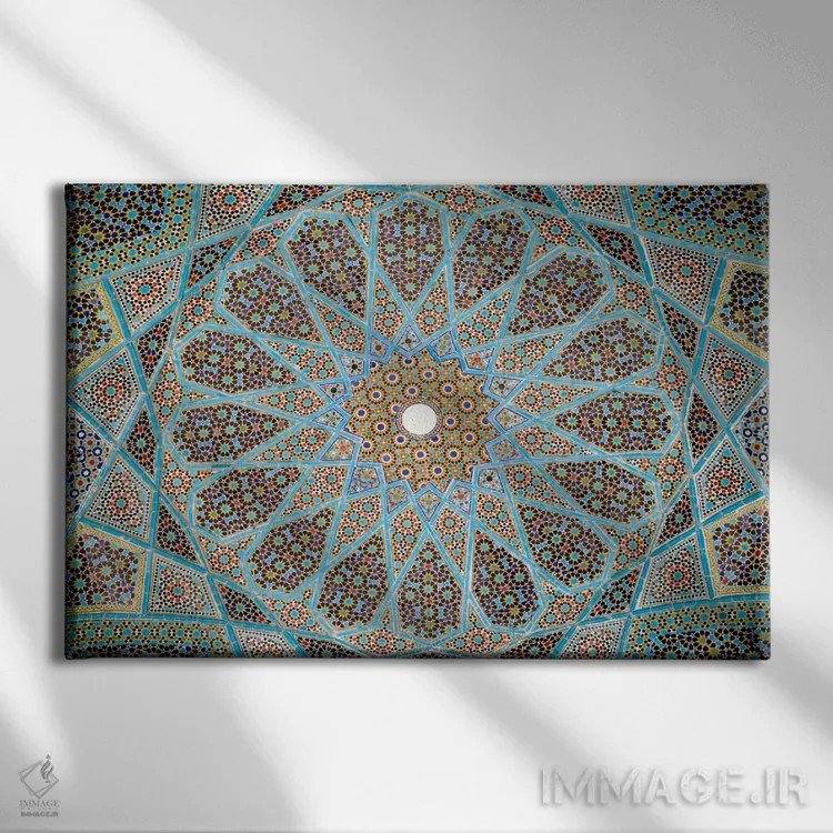 تابلو کاشیکاری آرامگاه حافظ اثر هنرمند ناشناس - نمای روبهرو روی دیوار