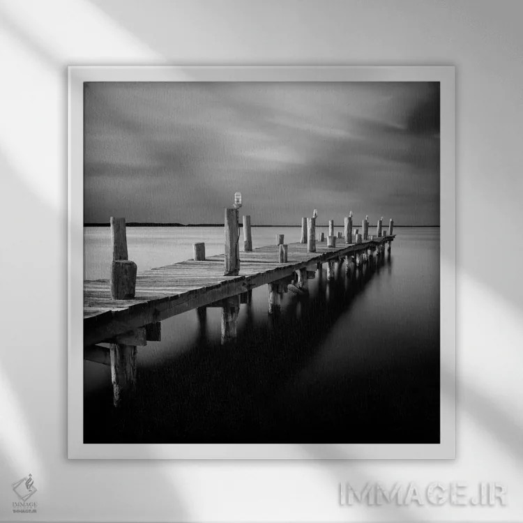 تابلو زمان اثر موایسس لوی - نمای قابدار سفید