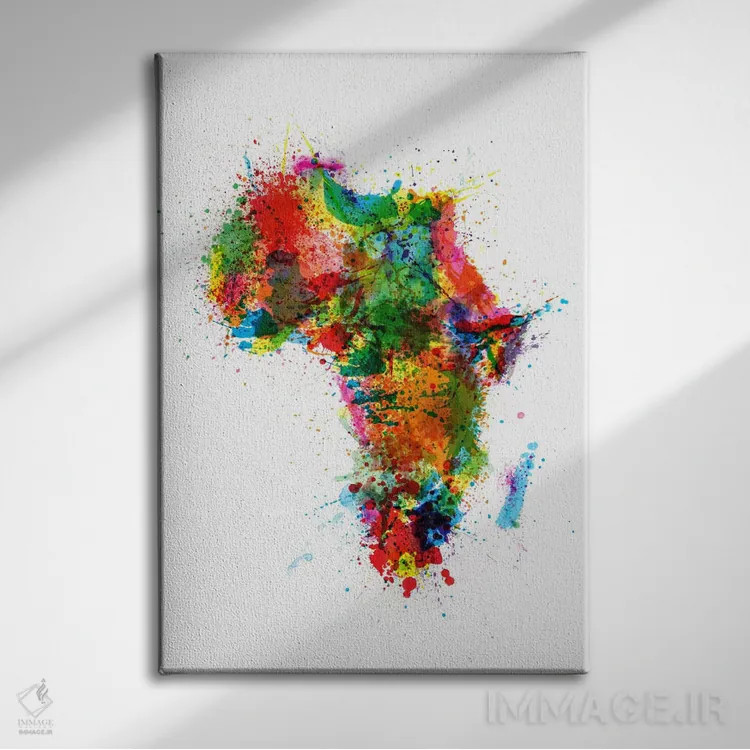 تابلو نقشهٔ آفریقا با پاشش رنگ اثر مایکل تامپست - نمای روبهرو روی دیوار