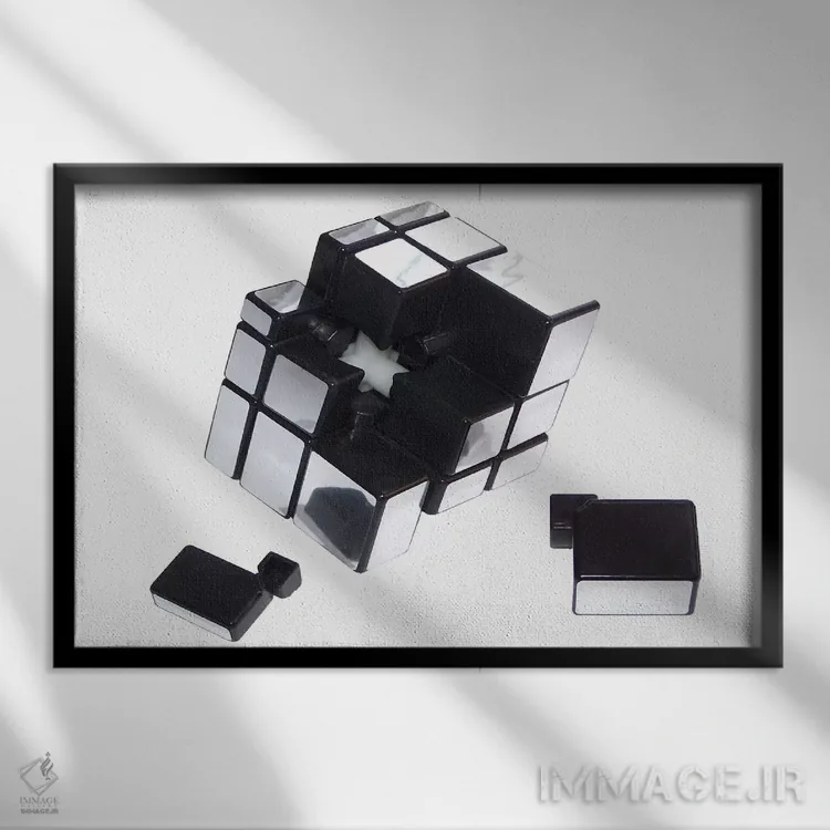 تابلو مکعب آینهای جداشده (پازل تصویری) اثر توماس (نام کوچک؛ در صورت نیاز به توضیح بیشتر مشخصتر بیان شود) - نمای قابدار مشکی