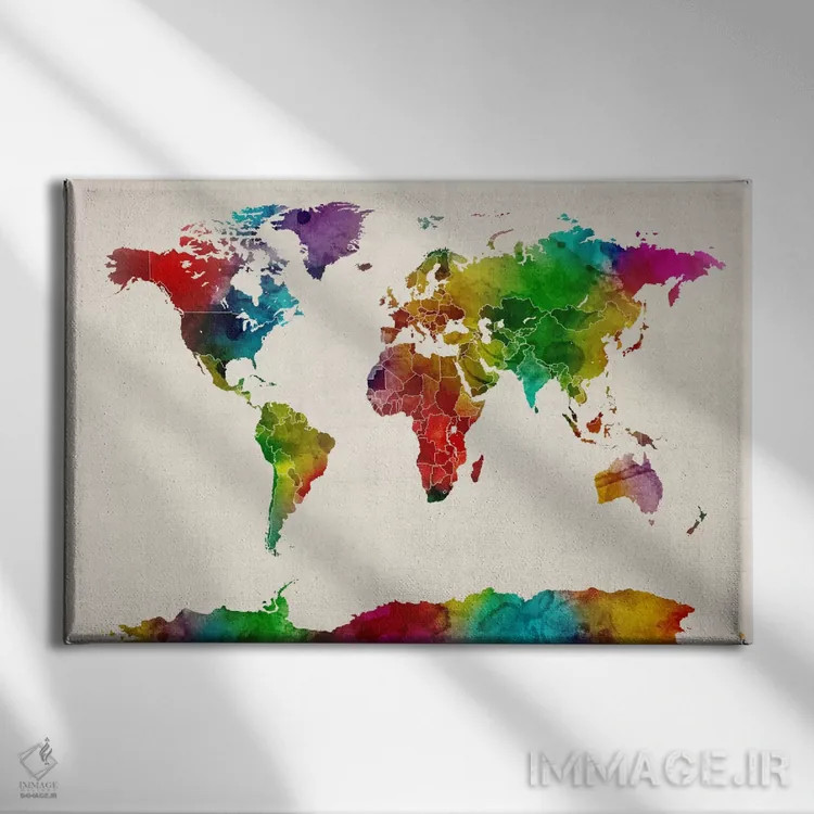 تابلو نقشهٔ جهان با آبرنگ ۳ اثر مایکل تامپست - نمای روبهرو روی دیوار