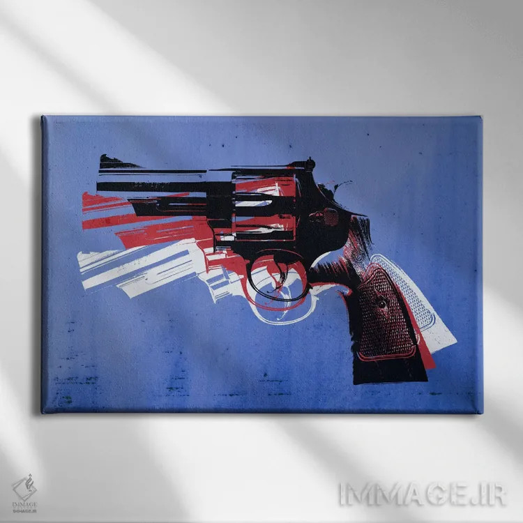 تابلو هفتتیر مگنوم روی زمینه آبی اثر مایکل تامپست - نمای روبهرو روی دیوار