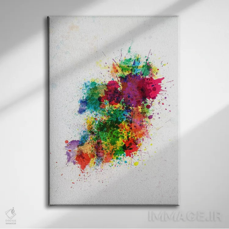 تابلو نقشهٔ ایرلند با پاشش رنگ اثر مایکل تامپست - نمای روبهرو روی دیوار