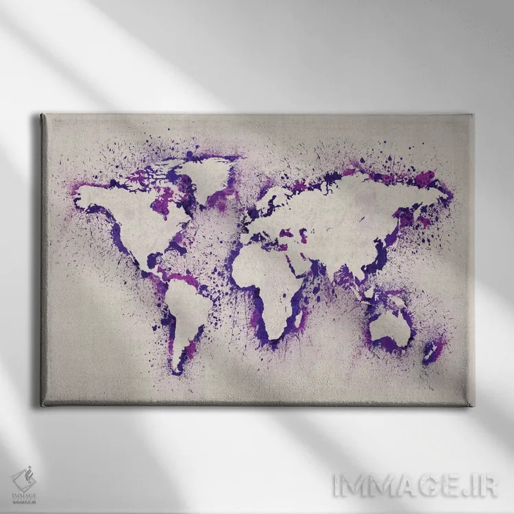 تابلو نقشهٔ جهان (بنفش؛ پاشش رنگ) اثر مایکل تامپست - نمای روبهرو روی دیوار