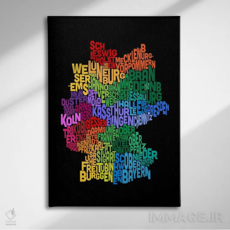 تابلو نقشهٔ متنی آلمان ۲ اثر مایکل تامپست - نمای روبهرو روی دیوار