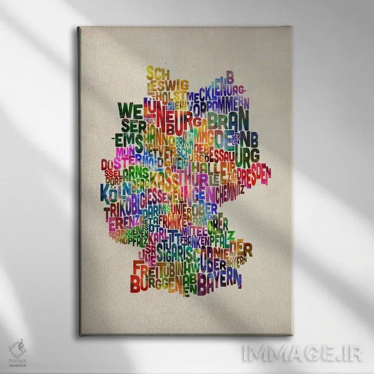 تابلو نقشهٔ متنی آلمان ۳ اثر مایکل تامپست - نمای روبهرو روی دیوار