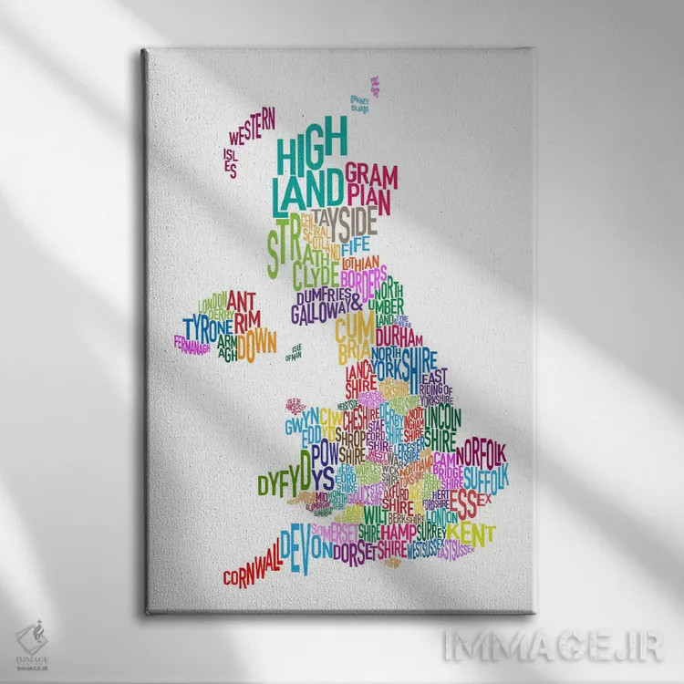 تابلو نقشهٔ متنی شهرستانهای بریتانیا ۳ اثر مایکل تامپست - نمای روبهرو روی دیوار