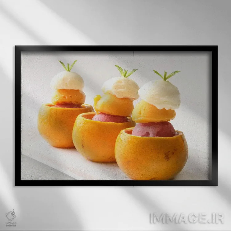 تابلو بستنی توپی داخل پرتقال اثر هنرمند ناشناس - نمای قابدار مشکی