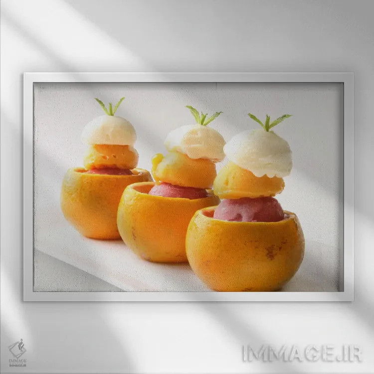 تابلو بستنی توپی داخل پرتقال اثر هنرمند ناشناس - نمای قابدار سفید