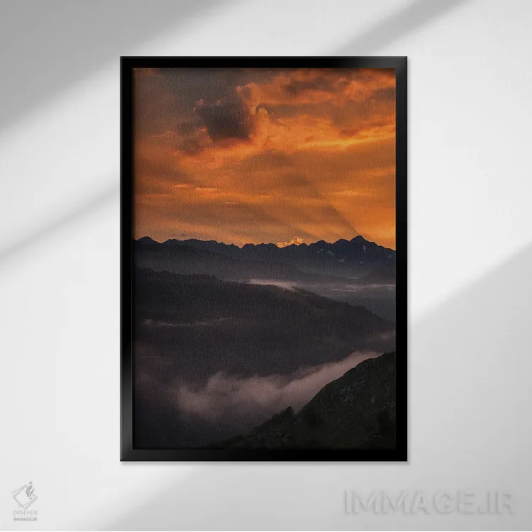 تابلو آخرین پرتوهای خورشید بر کوهها اثر آنابل شابر - نمای قابدار مشکی