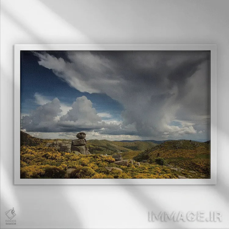 تابلو طوفان رعد و برق بر چشمانداز گلی اثر آنابل شابر - نمای قابدار سفید