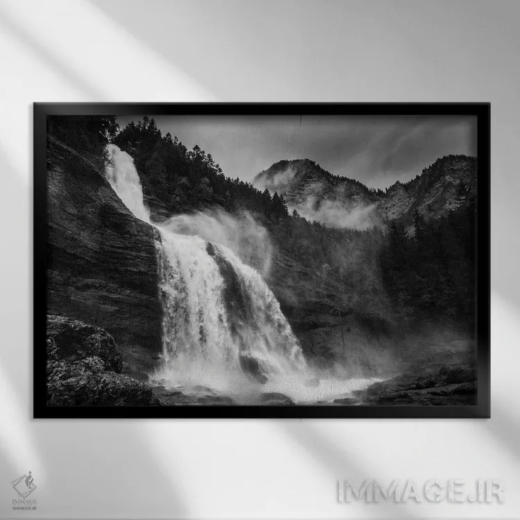 تابلو آبشار قدرتمند اثر آنابل شابر - نمای قابدار مشکی