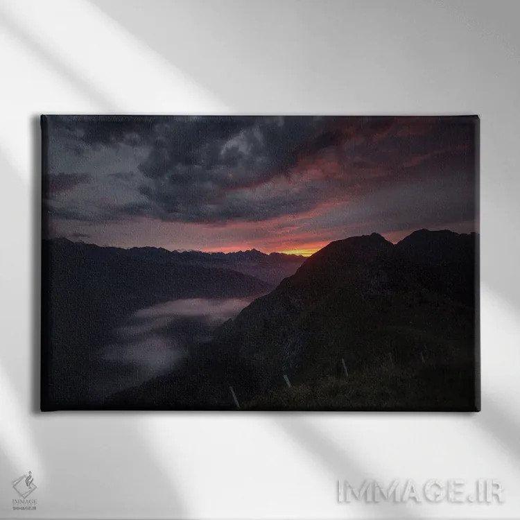 تابلو کوههای پیرنه در غروب اثر آنابل شابر - نمای روبهرو روی دیوار