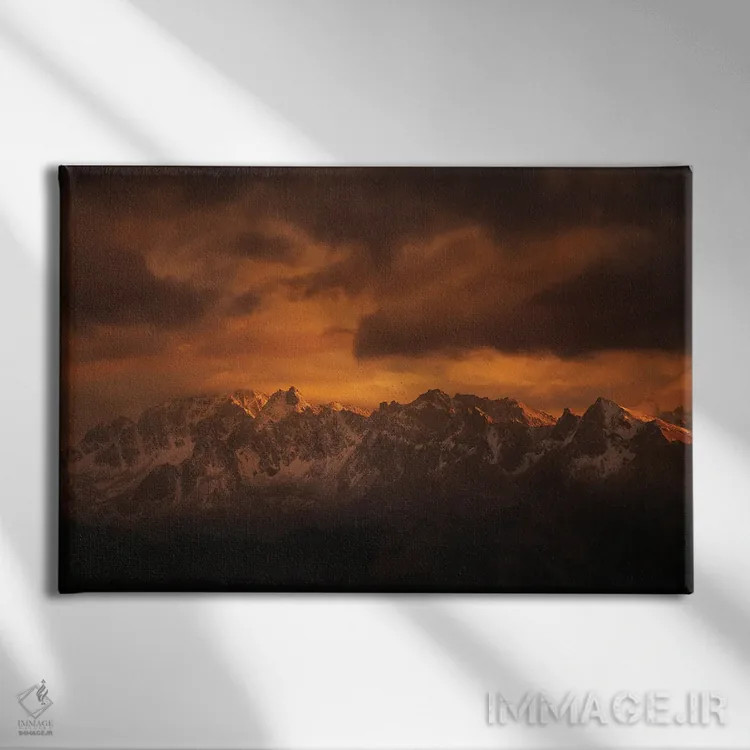 تابلو کوههای آلپ فرانسه در غروب آفتاب اثر آنابل شابر - نمای روبهرو روی دیوار