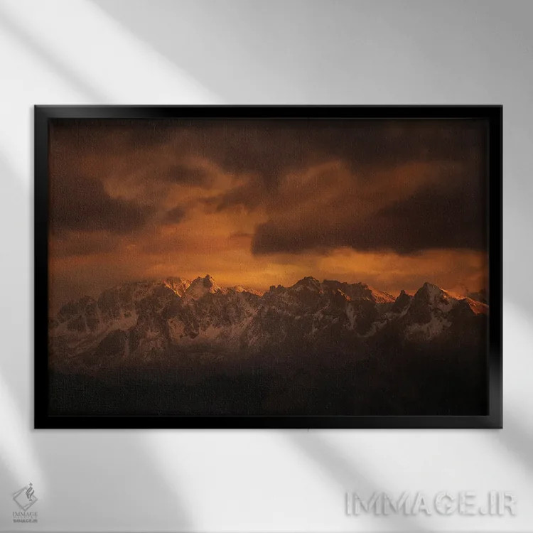 تابلو کوههای آلپ فرانسه در غروب آفتاب اثر آنابل شابر - نمای قابدار مشکی