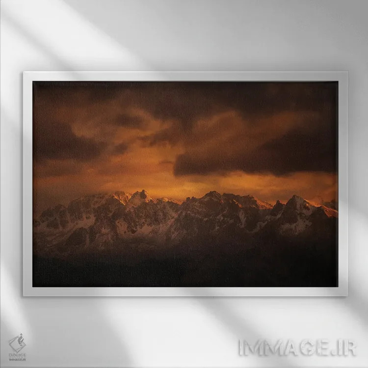 تابلو کوههای آلپ فرانسه در غروب آفتاب اثر آنابل شابر - نمای قابدار سفید