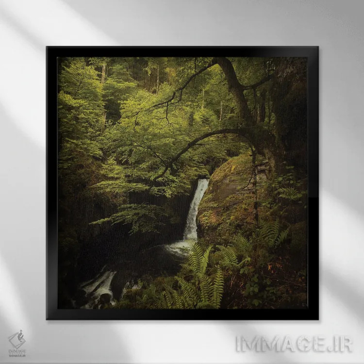 تابلو آبشار گمشده اثر آنابل شابر - نمای قابدار مشکی