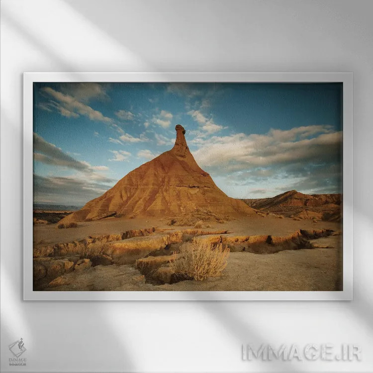 تابلو بیابان باردناس رئالس (اسپانیا) اثر آنابل شابر - نمای قابدار سفید