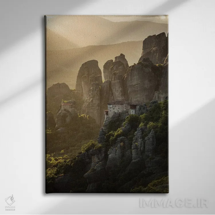 تابلو متئورا (مجموعه صخرهای در یونان) اثر آنابل شابر - نمای روبهرو روی دیوار