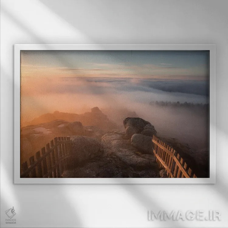 تابلو مسیر به سوی دریای ابرها اثر آنابل شابر - نمای قابدار سفید