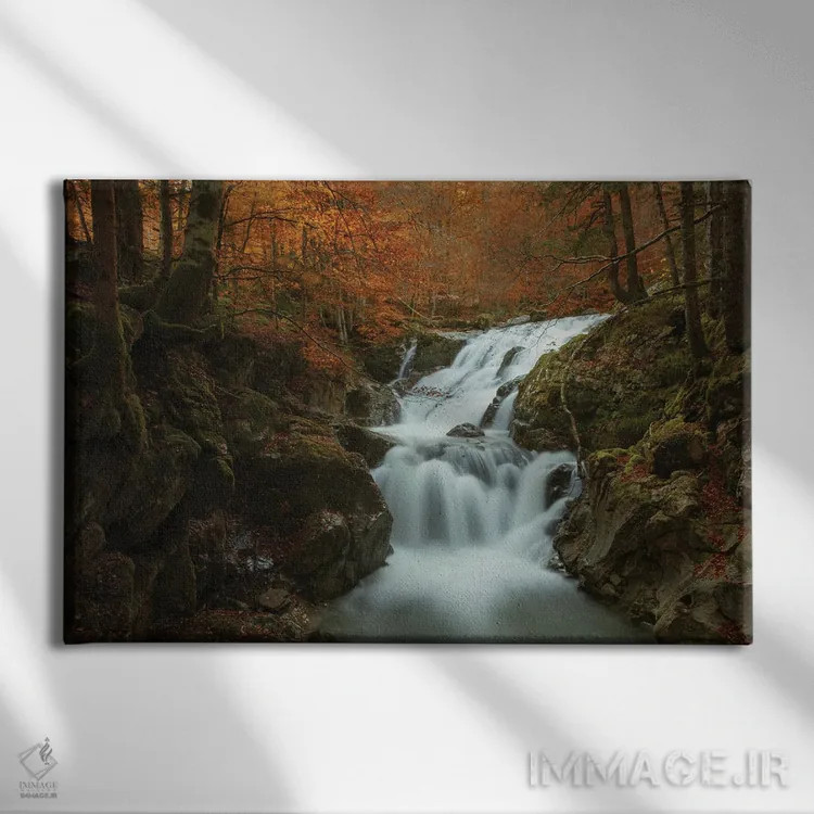 تابلو آبشار در پاییز اثر آنابل شابر - نمای روبهرو روی دیوار