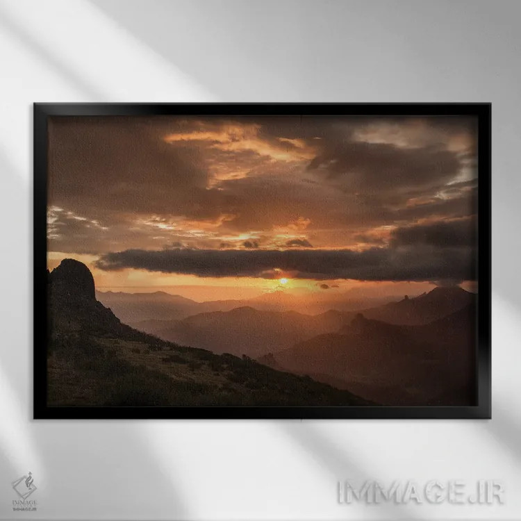 تابلو اولین نور در کوههای پیکوس د اروپا (اسپانیا) اثر آنابل شابر - نمای قابدار مشکی