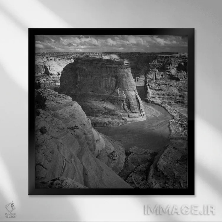تابلو دره شلی (آریزونا) اثر انسل آدامز (عکاس طبیعت آمریکایی) - نمای قابدار مشکی