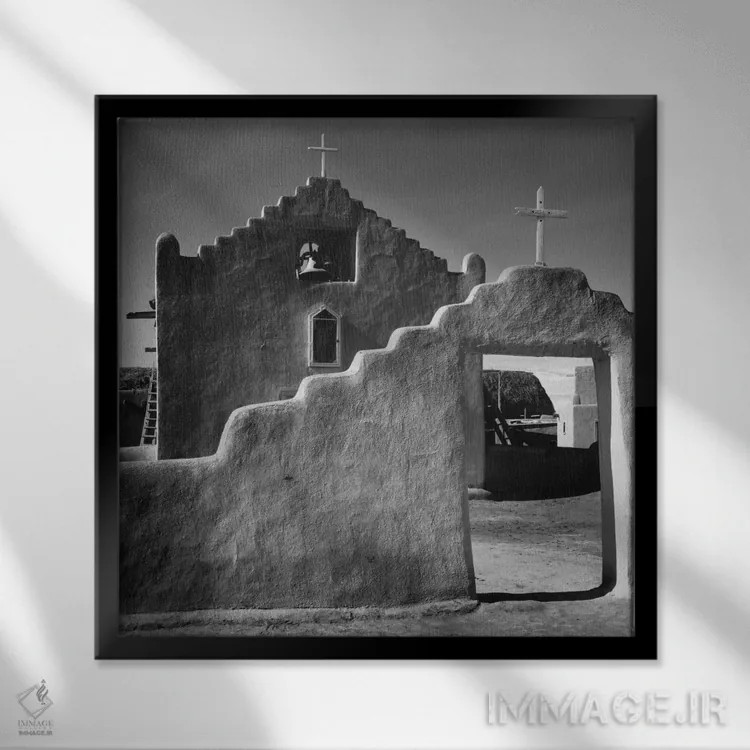 تابلو Taos Pueblo, New Mexico, 1941,کلیسا، تاوس پوبلو، نیومکزیکو، ۱۹۴۱ اثر انسل آدامز (عکاس طبیعت آمریکایی) - نمای قابدار مشکی
