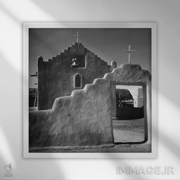 تابلو Taos Pueblo, New Mexico, 1941,کلیسا، تاوس پوبلو، نیومکزیکو، ۱۹۴۱ اثر انسل آدامز (عکاس طبیعت آمریکایی) - نمای قابدار سفید