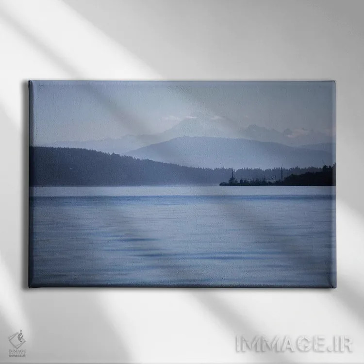 تابلو آرامش آبی اثر آرون متسون - نمای روبهرو روی دیوار