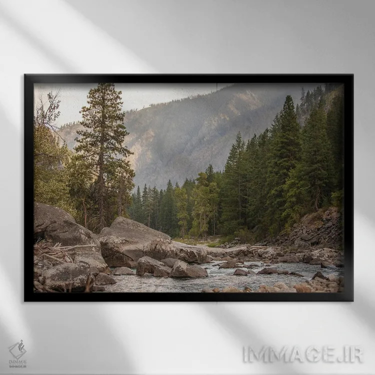 تابلو مدتی تنها اثر آرون متسون - نمای قابدار مشکی