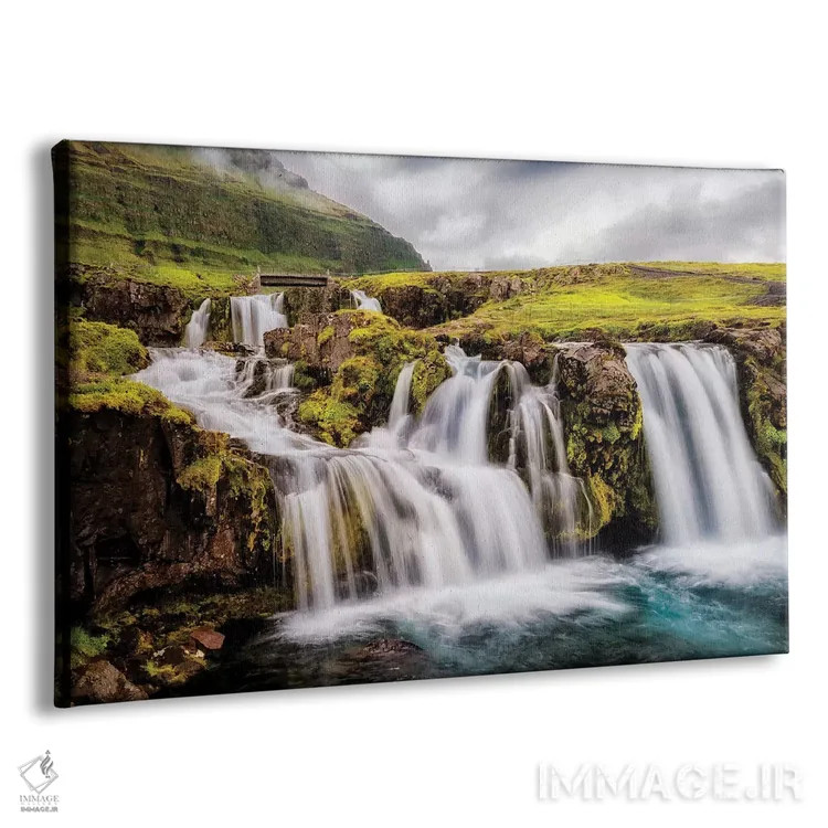 تابلو زیر آبشار اثر اندی اموس - نمای پرسپکتیو محصول